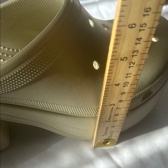 CROCS Cream Platform Sandals - Picture 6 of 7